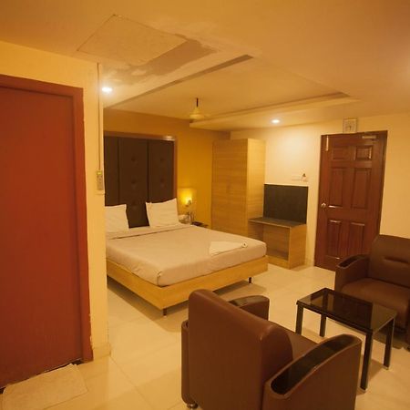 P K Rresidency Hotel Madurai Bagian luar foto