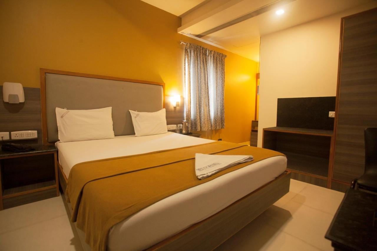 P K Rresidency Hotel Madurai Bagian luar foto