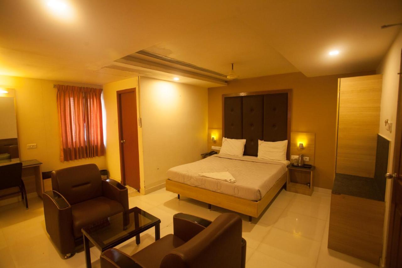 P K Rresidency Hotel Madurai Bagian luar foto